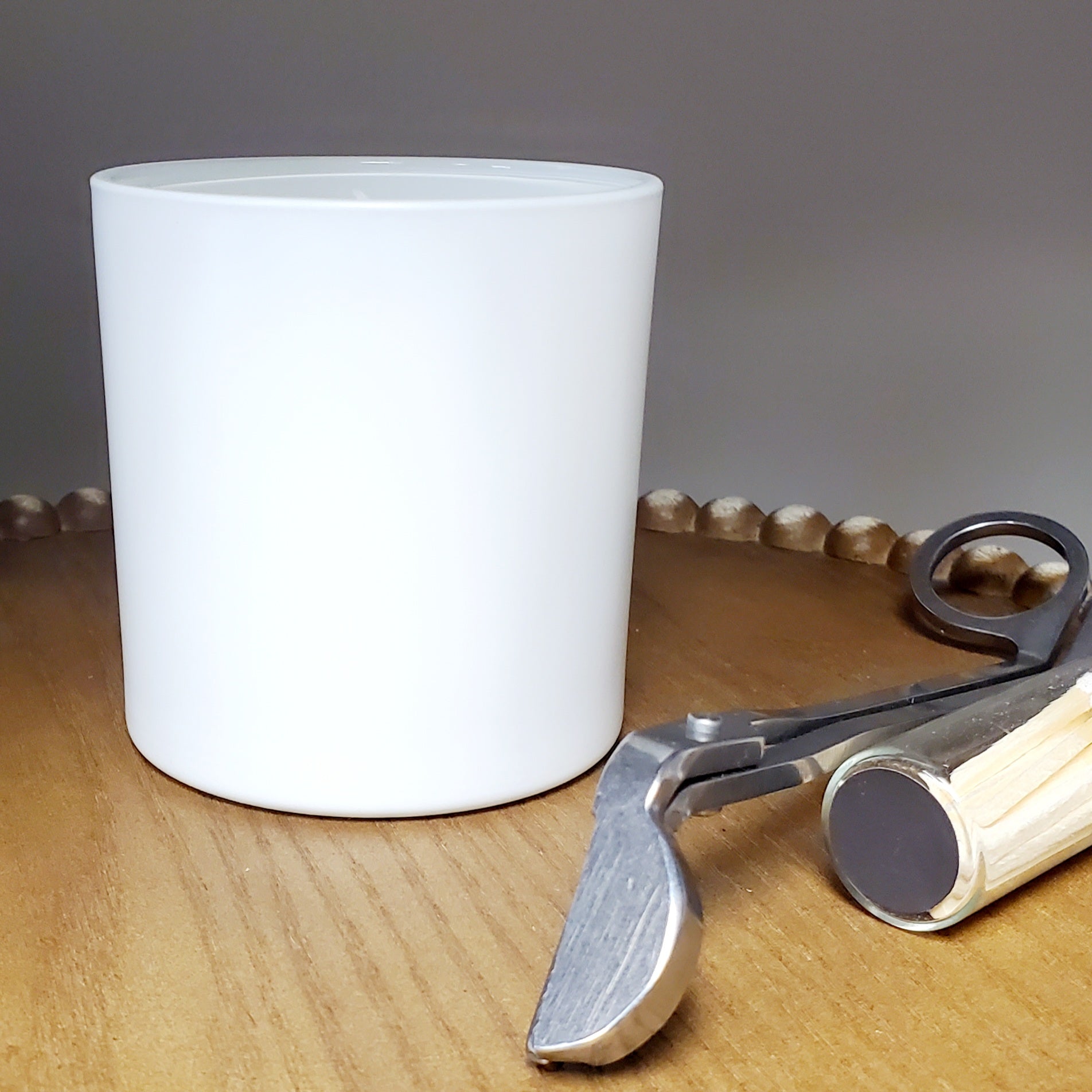 11 ounce - 24/ Wholesale units in White, Black  with metal lid